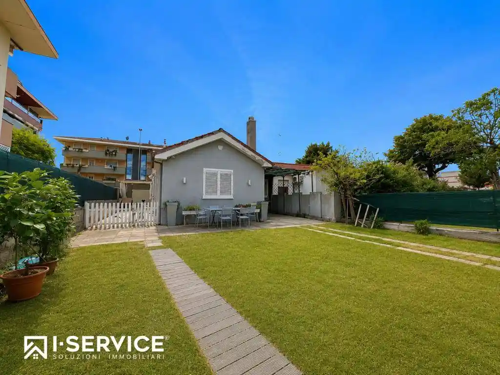 Casa indipendente in vendita a Rimini