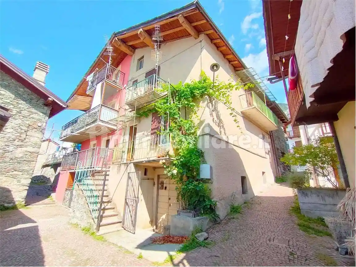 Casa indipendente in vendita a Saint-Vincent