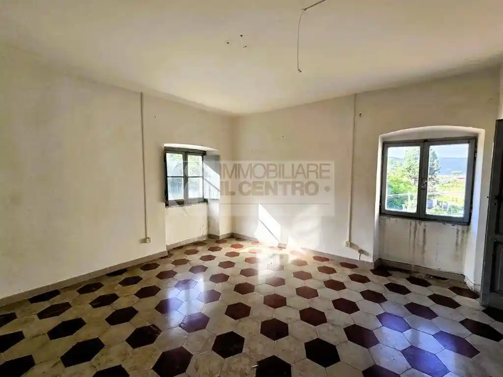 Casa indipendente in vendita a Sarzana