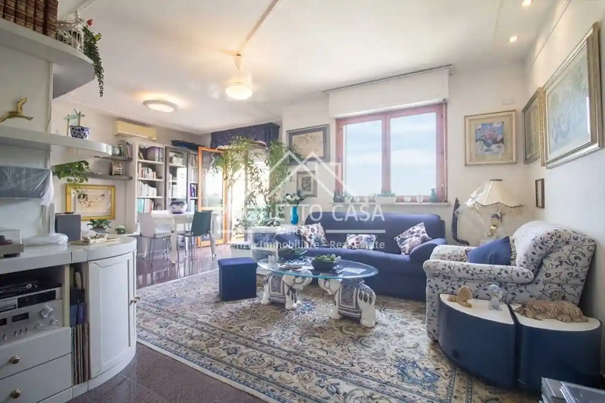 Appartamento in vendita a Viareggio