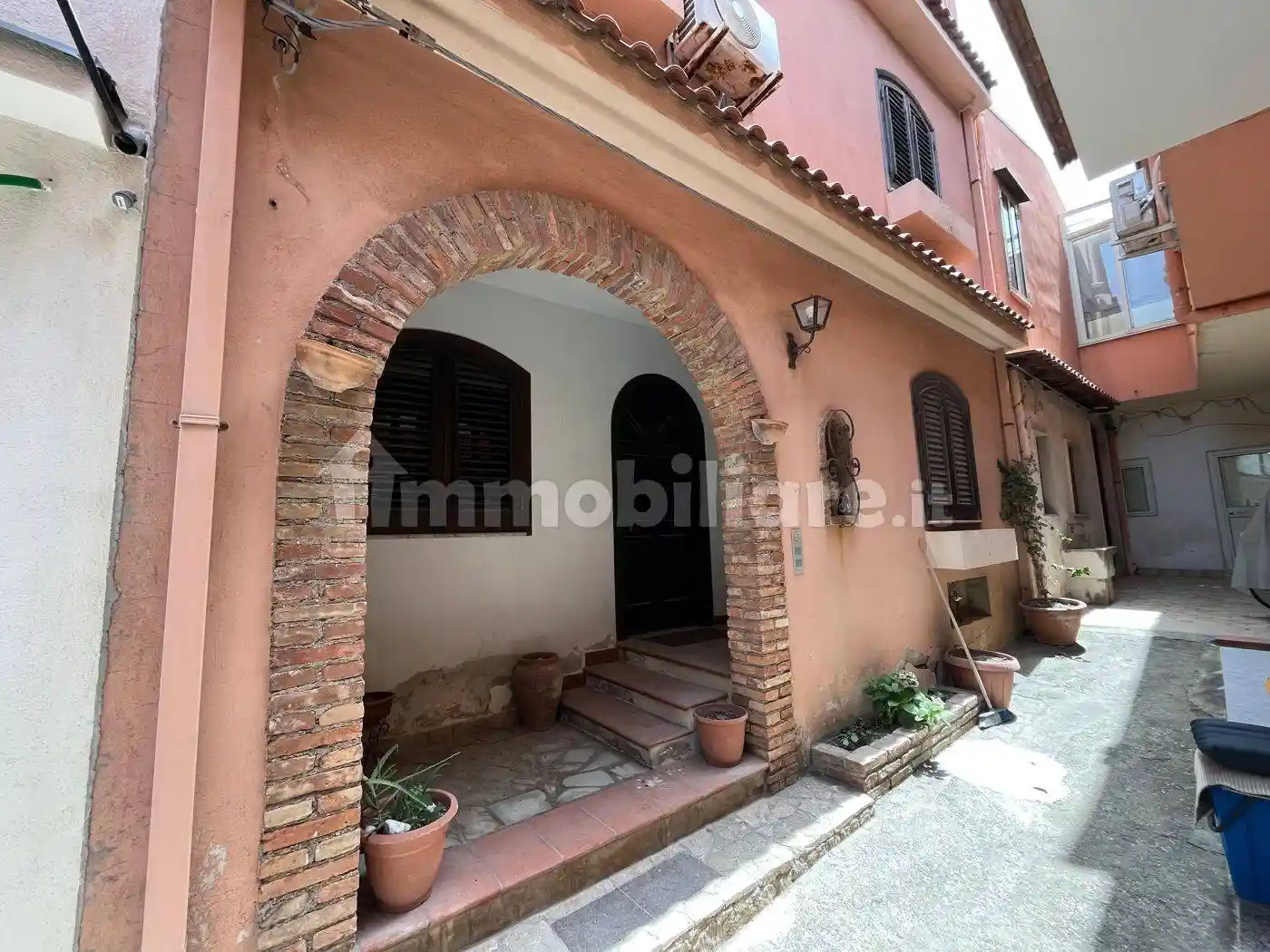 Casa indipendente in vendita a Barcellona Pozzo di Gotto