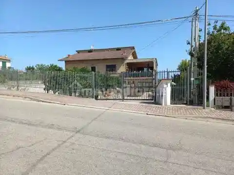 Villa in vendita a Monteodorisio