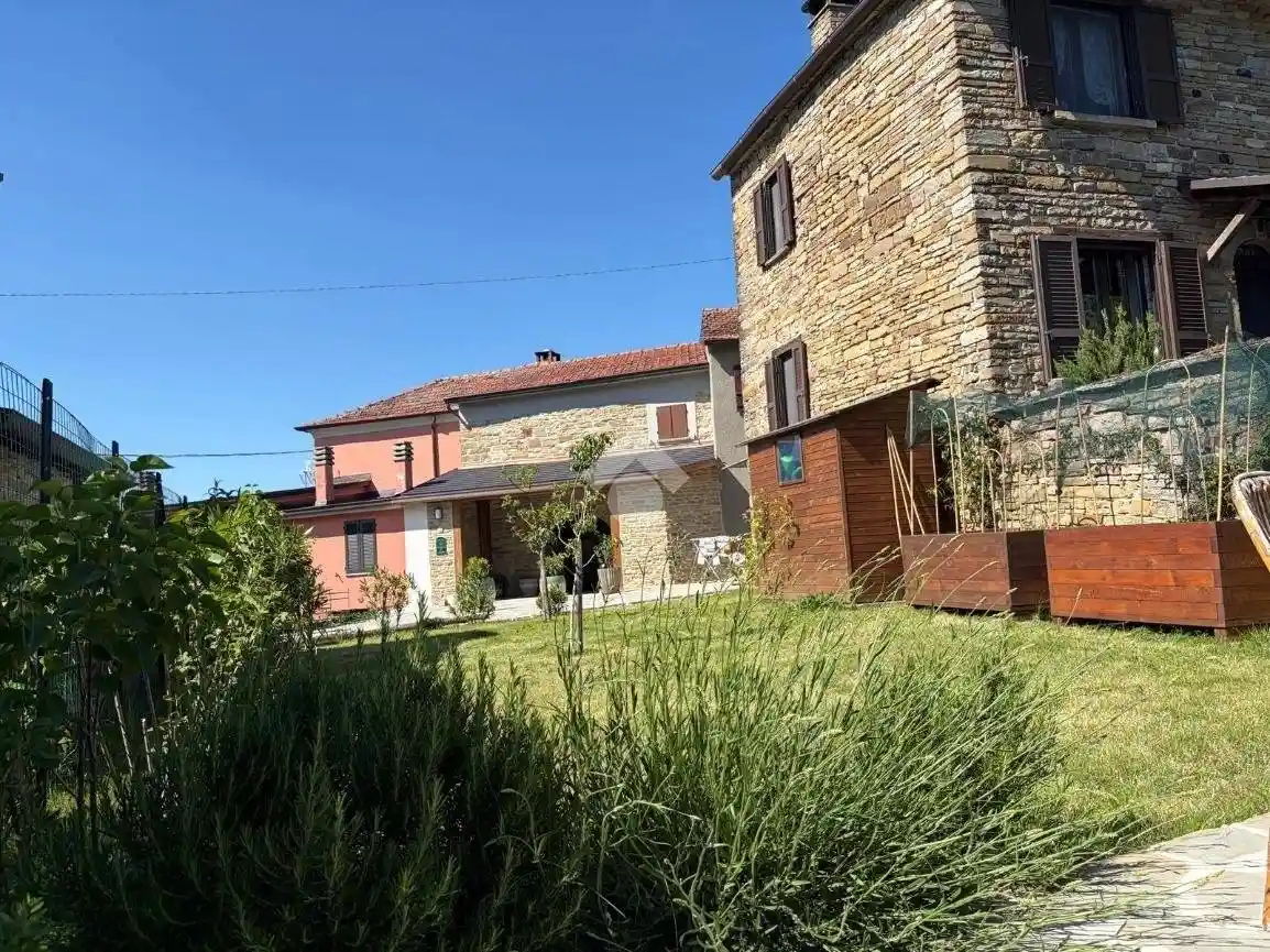 Rustico - Casale in vendita a Varsi