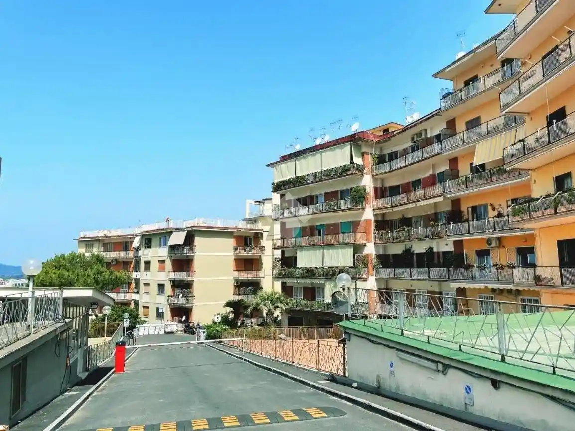 Appartamento in vendita a Napoli