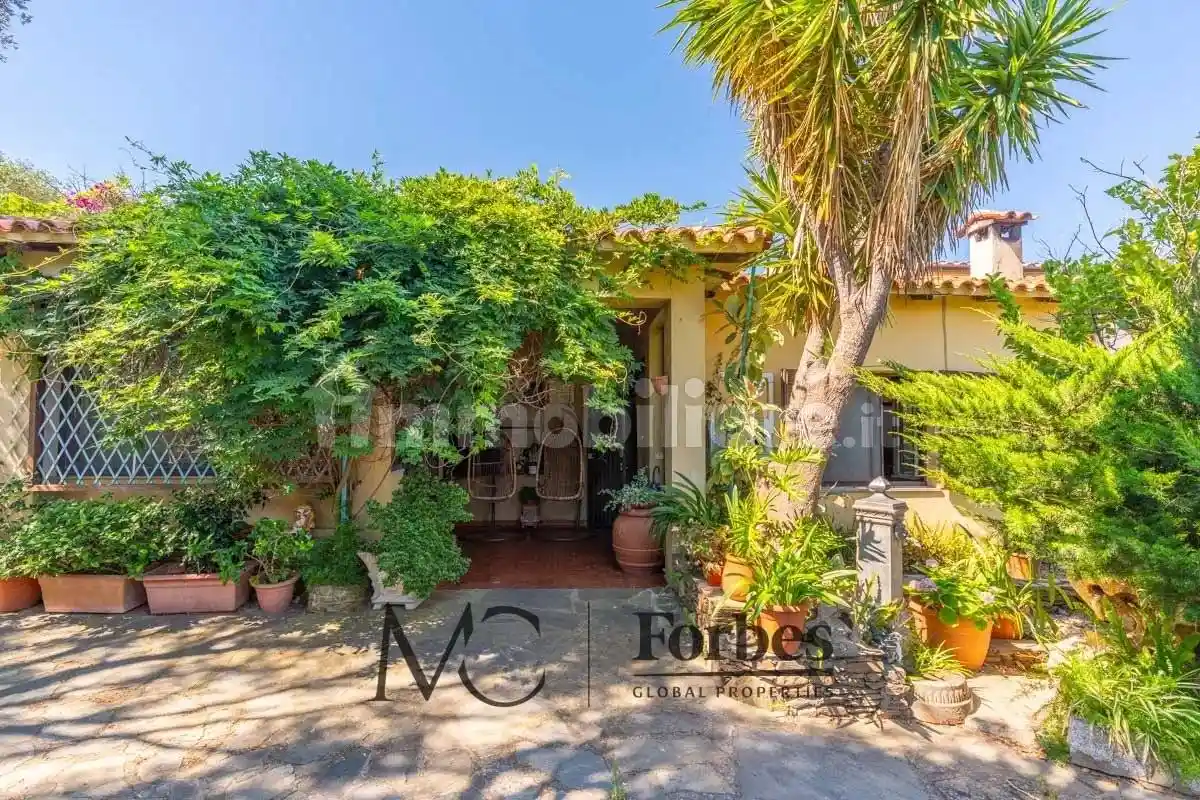 Villa in vendita a San Teodoro