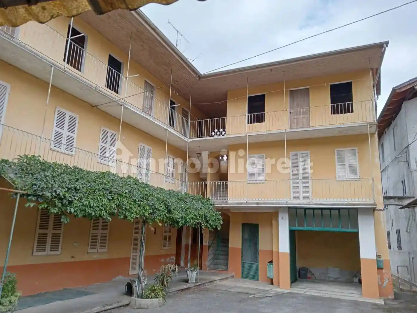 Appartamento in vendita a Serravalle Sesia