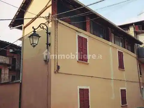 Villa in vendita a Serravalle Sesia