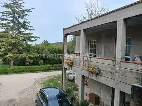Villa in vendita a Loreto Aprutino