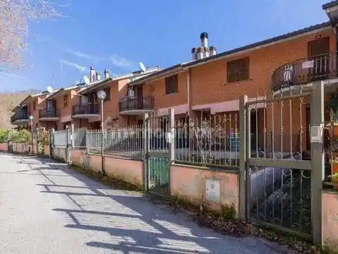 Appartamento in vendita a Carsoli