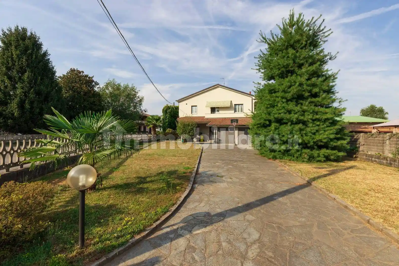 Casa indipendente in vendita a Vedano Olona