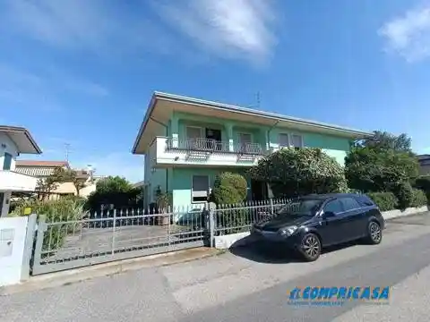 Villa in vendita a Casale di Scodosia