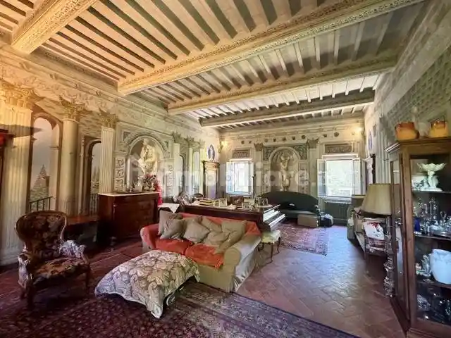 Villa in vendita a Cascina