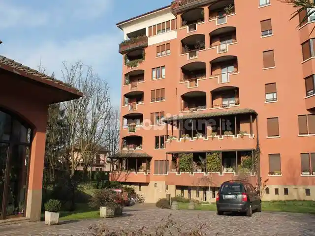 Appartamento in affitto a Vedano al Lambro