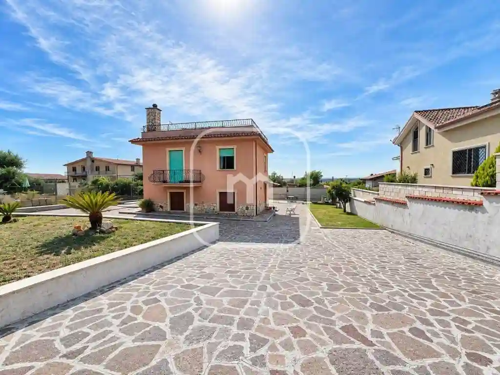 Villa - foto 2