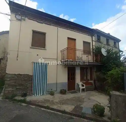 Villa in vendita a Alta Val Tidone
