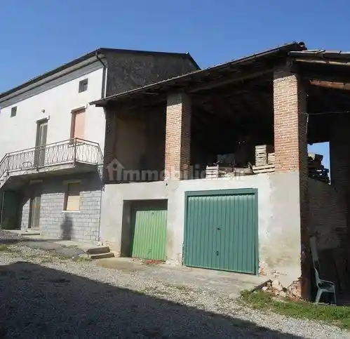 Villa in vendita a Borgonovo Val Tidone