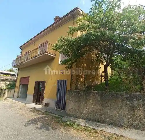 Villa in vendita a Alta Val Tidone