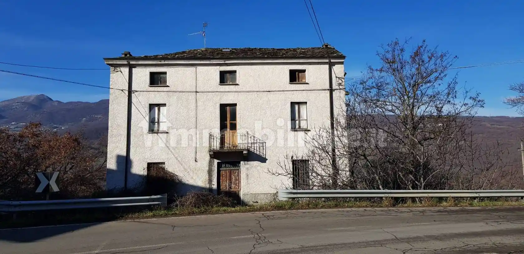 Villa in vendita a Varsi
