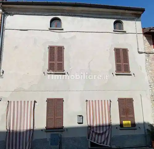 Villa in vendita a Ziano Piacentino