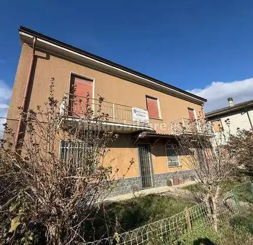 Villa in vendita a Borgonovo Val Tidone