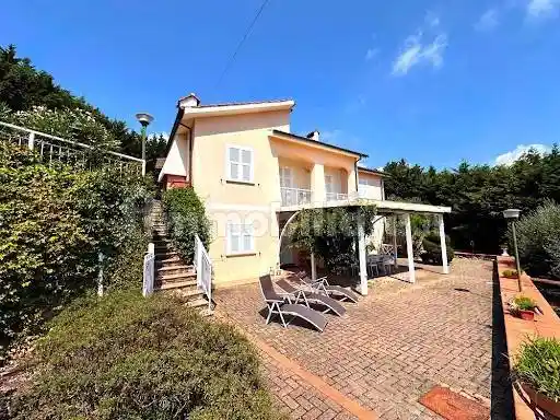 Villa in vendita a Noli