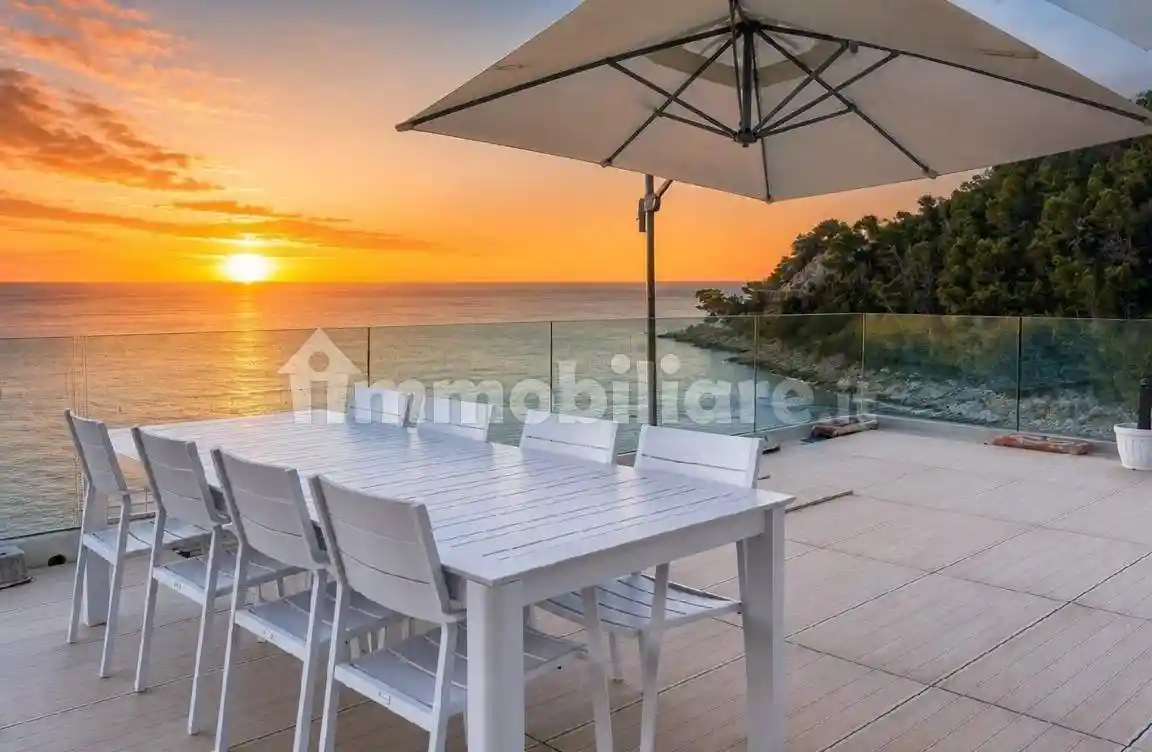 Villa in vendita a Bergeggi