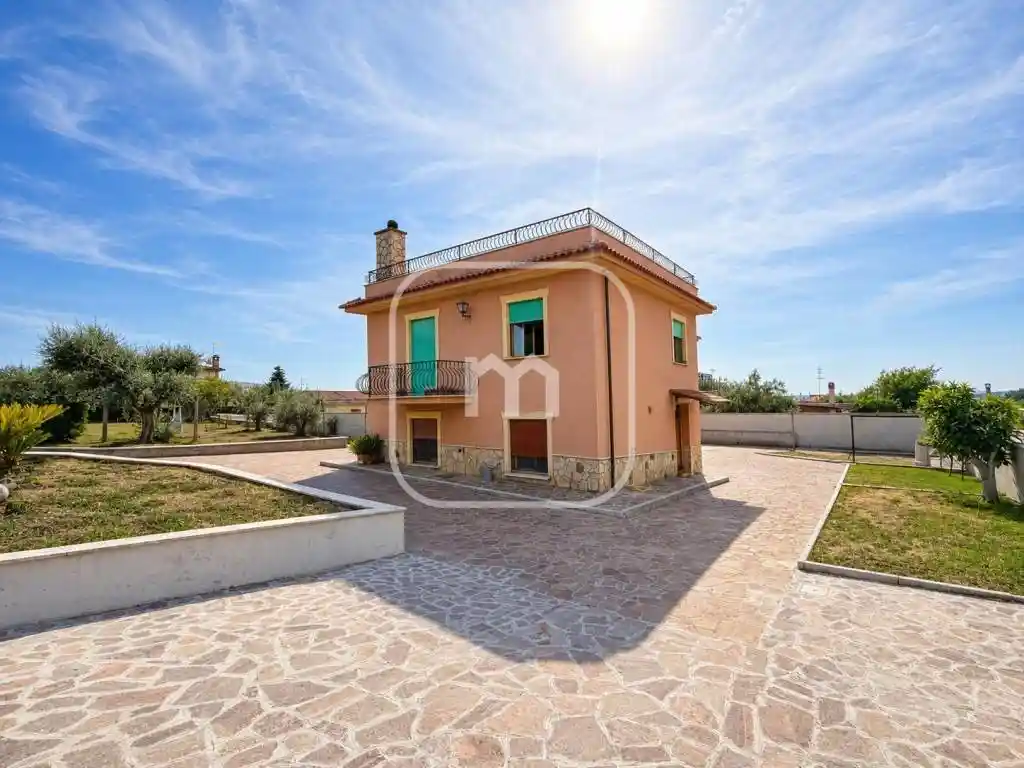 Villa in vendita a Zagarolo
