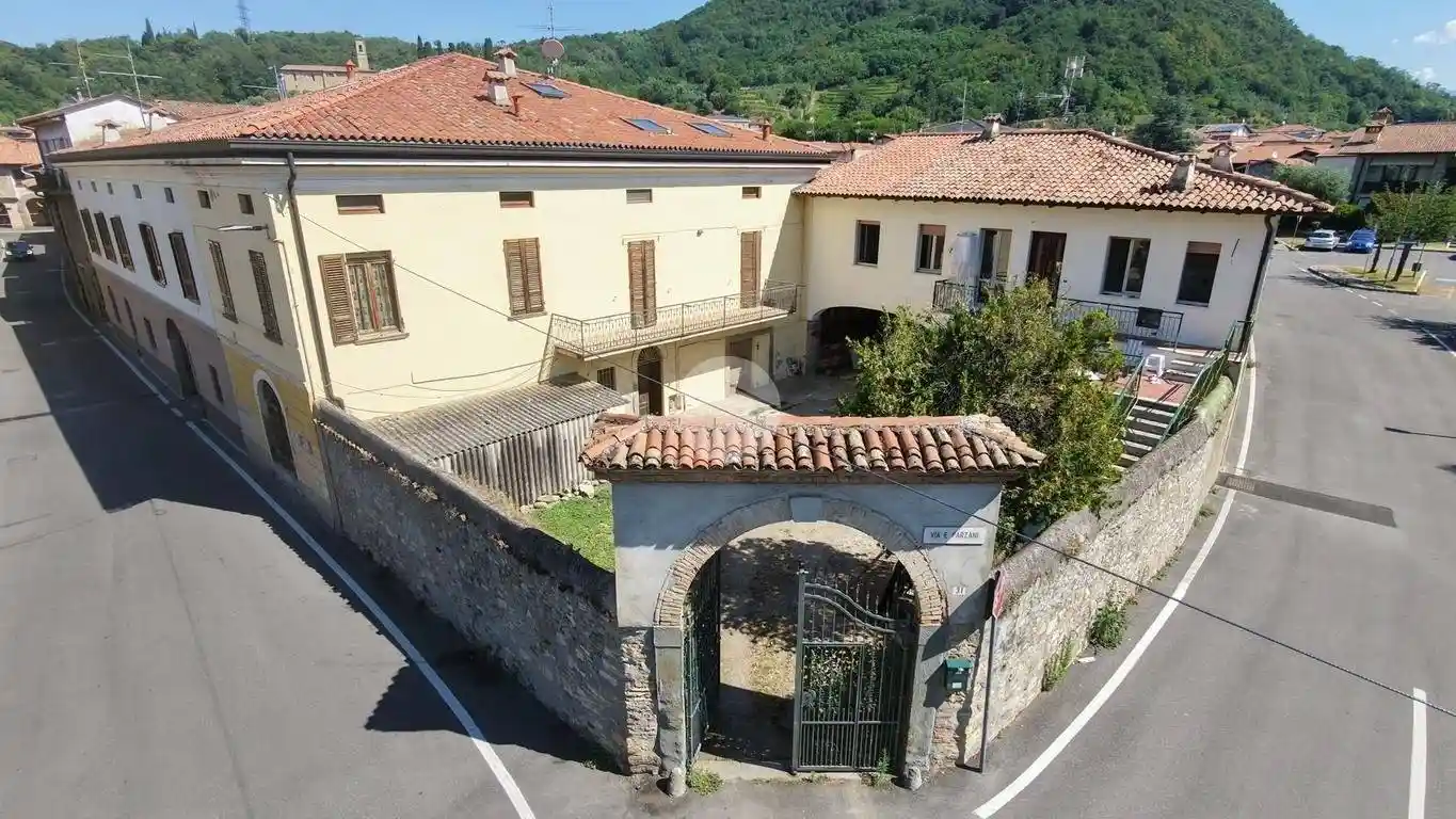 Casa indipendente in vendita a Adro