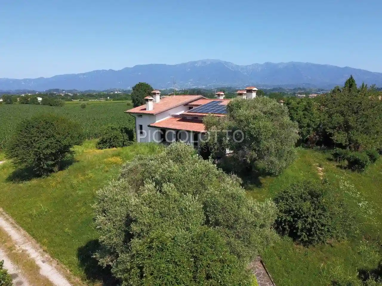 Villa - foto 2
