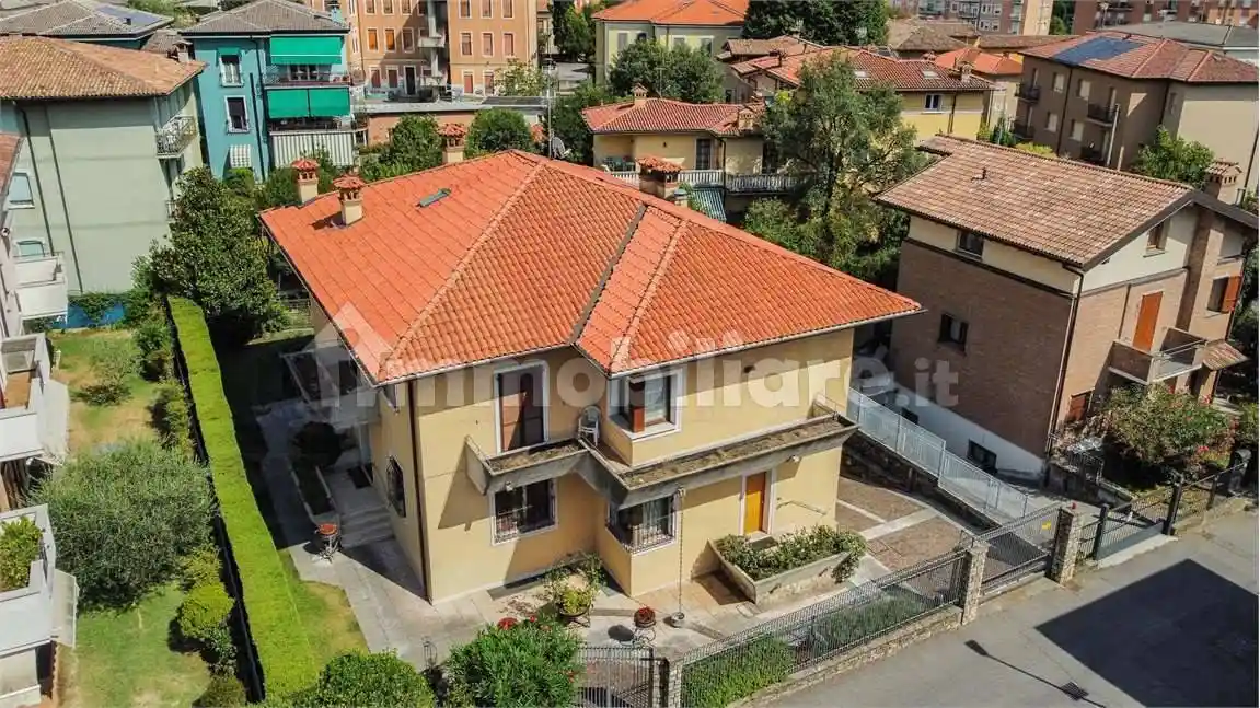 Villa in vendita a Brescia