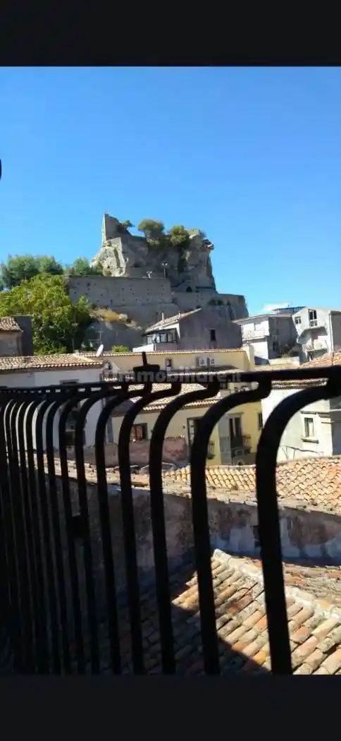 Palazzo - Edificio in vendita a Castiglione di Sicilia