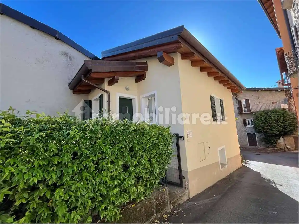 Casa indipendente in vendita a Verbania