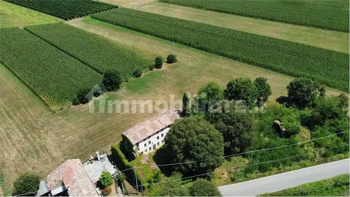 Rustico - Casale in vendita a Volpago del Montello