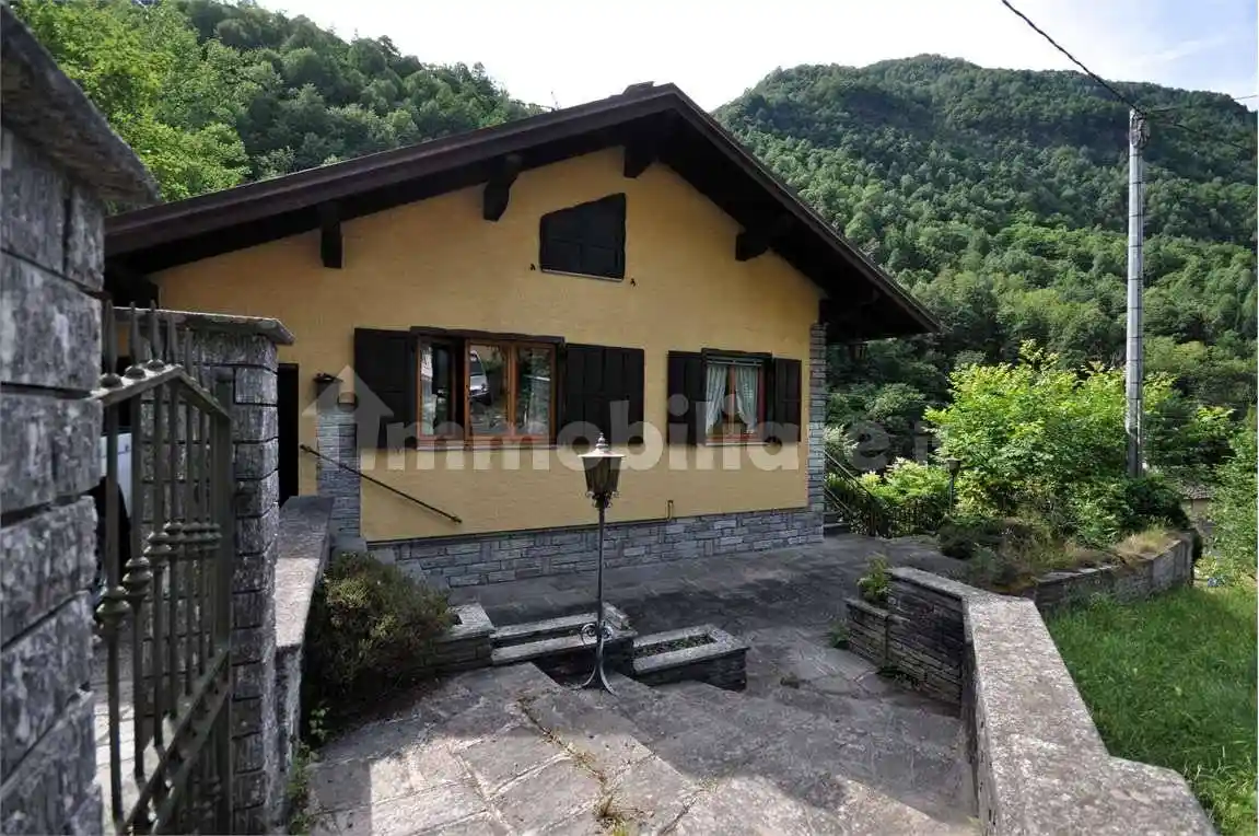 Casa indipendente in vendita a Calasca-Castiglione