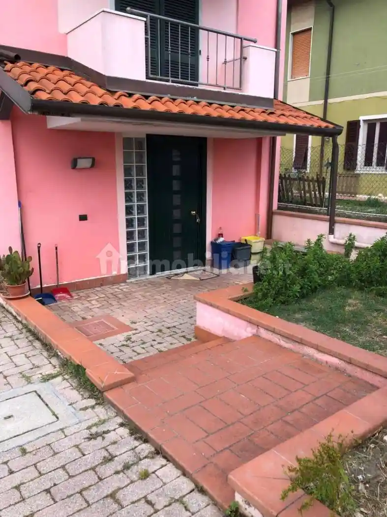 Casa indipendente in vendita a Carrara