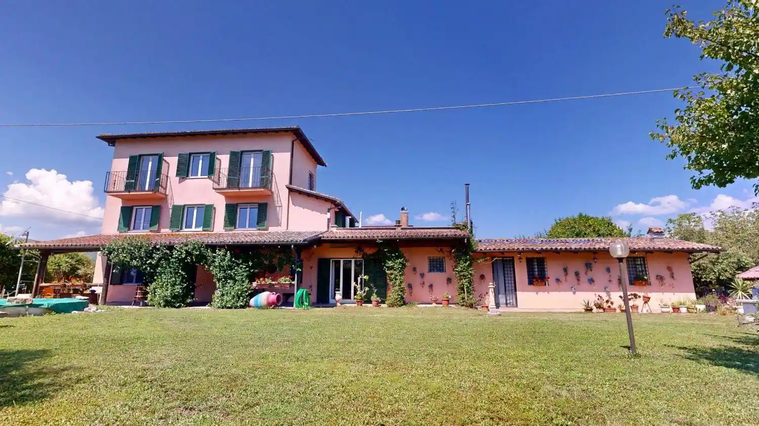 Casa indipendente in vendita a Rieti