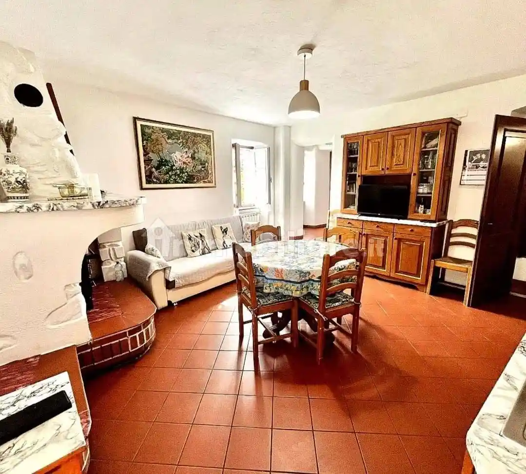 Casa indipendente in vendita a Massa