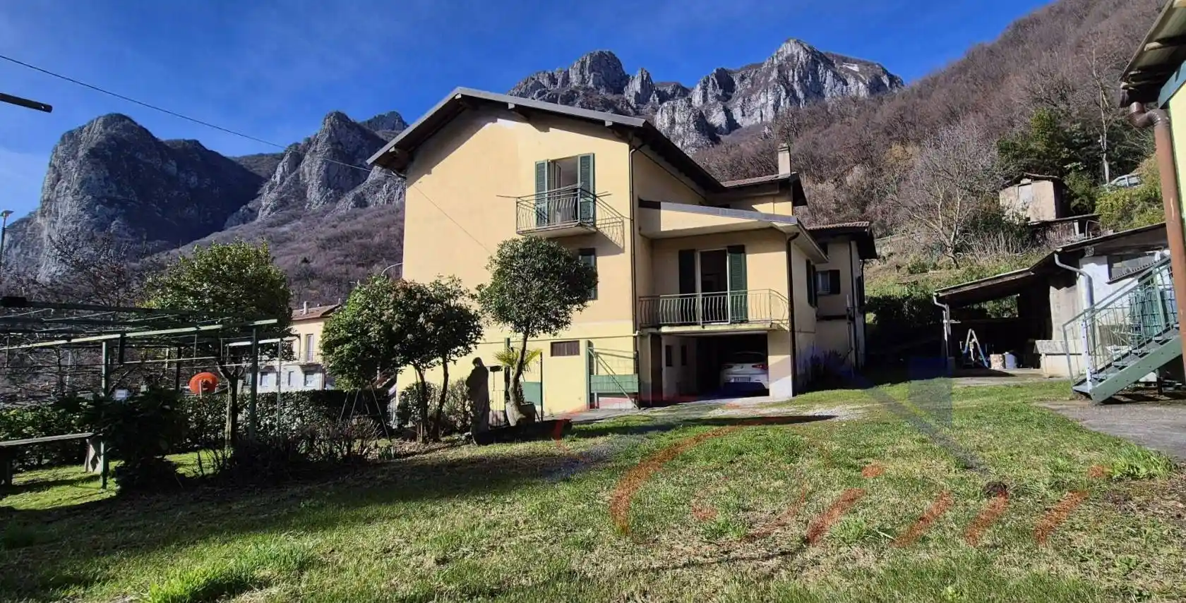 Villa in vendita a Lecco