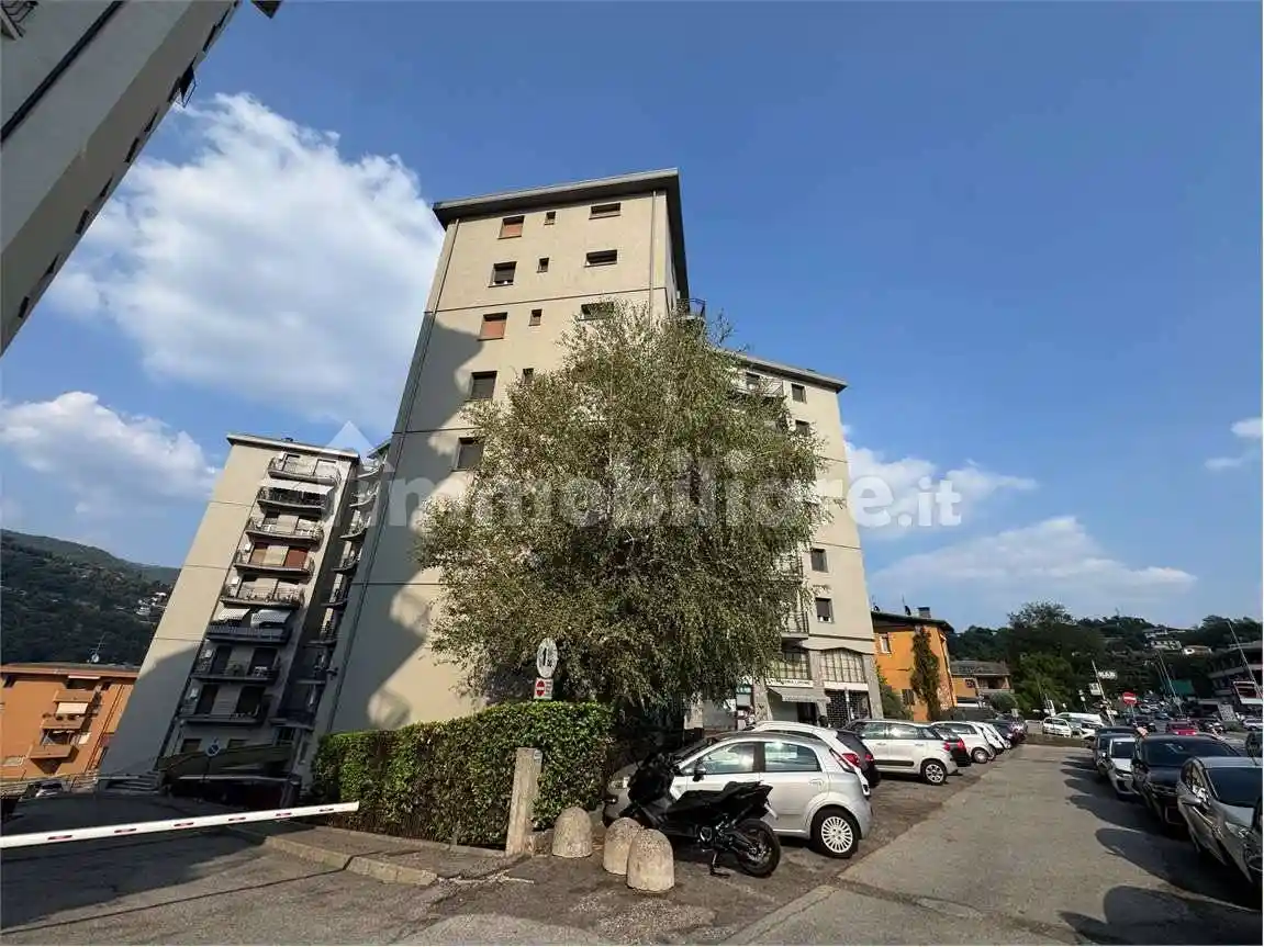 Appartamento in affitto a Lipomo