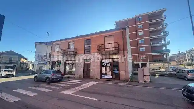 Palazzo - Edificio in vendita a Collegno
