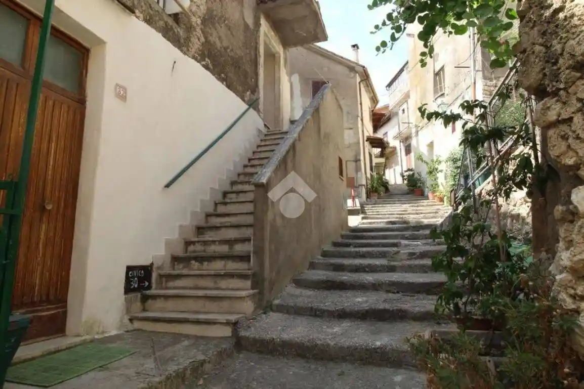 Appartamento in vendita a Scandriglia