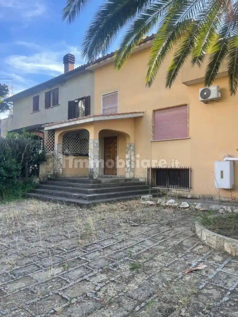 Villa in vendita a Riano