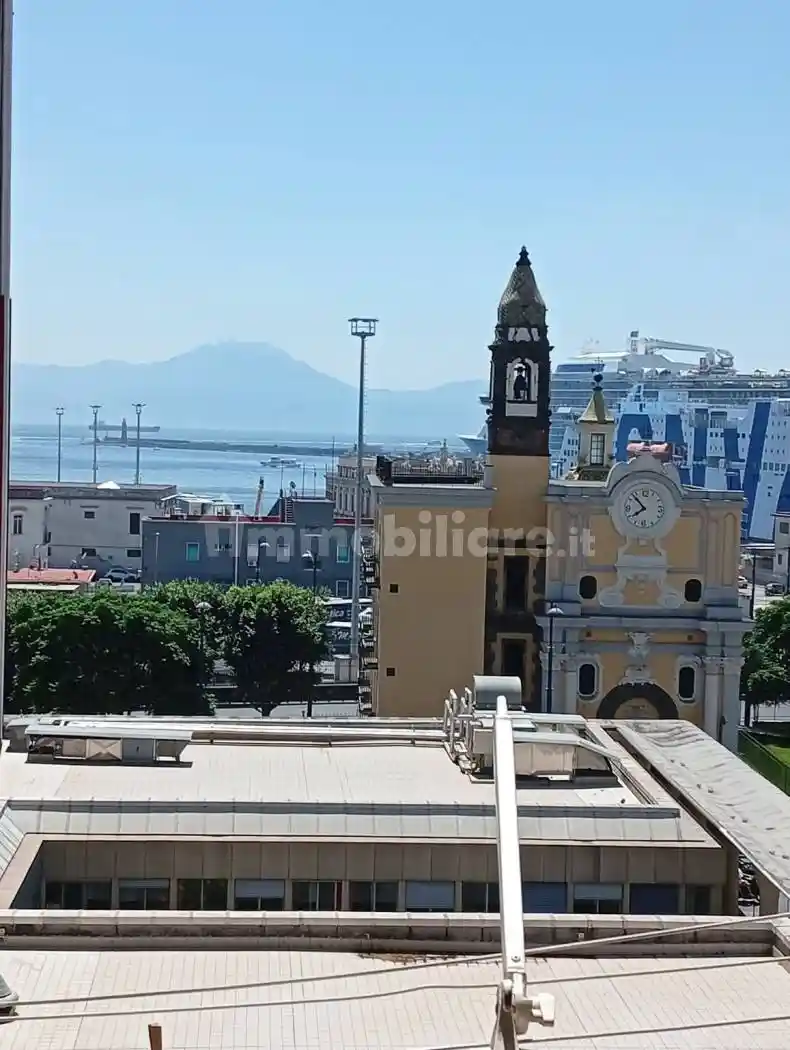 Appartamento in vendita a Napoli
