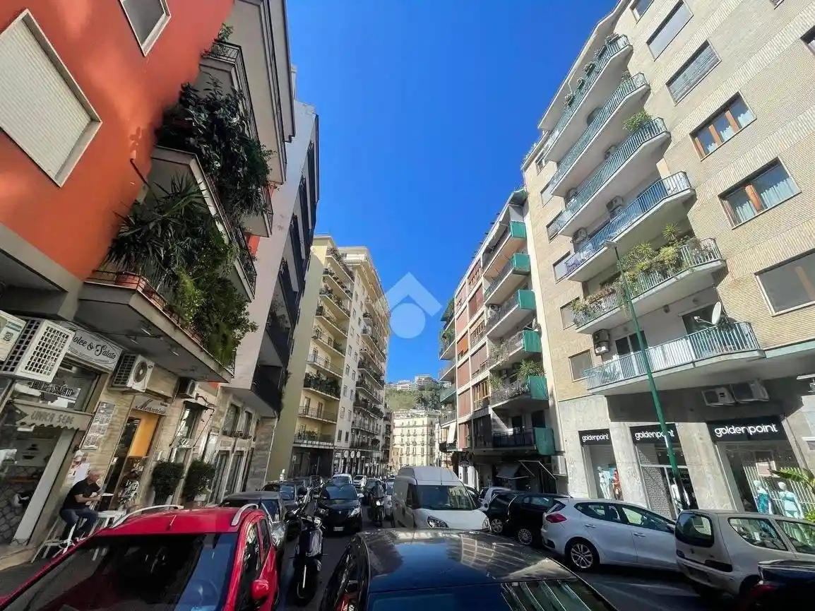 Appartamento in vendita a Napoli