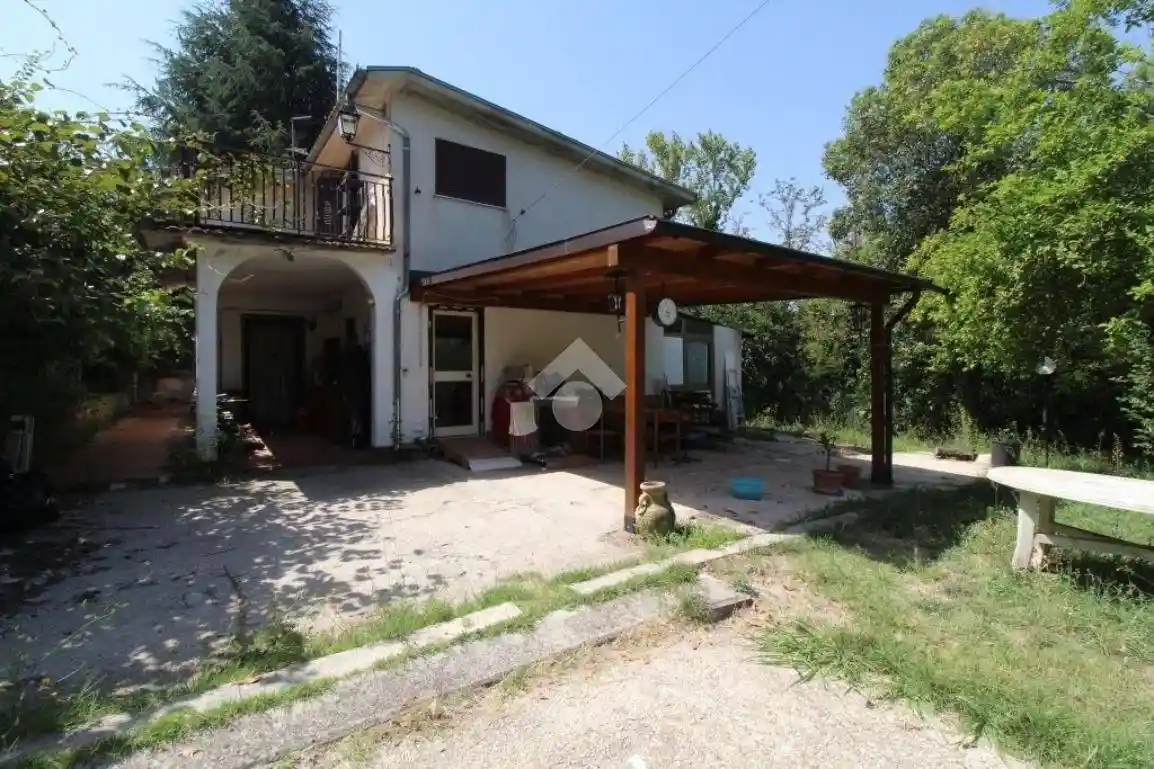 Villa in vendita a Poggio Nativo