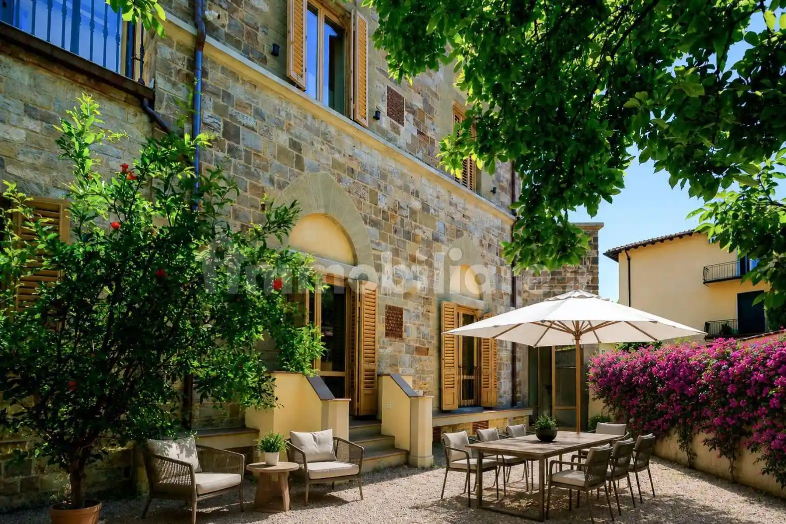 Palazzo - Edificio in vendita a Firenze