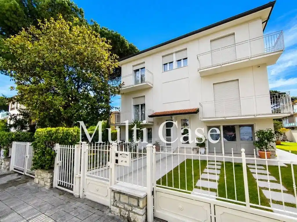 Villa in vendita a Camaiore