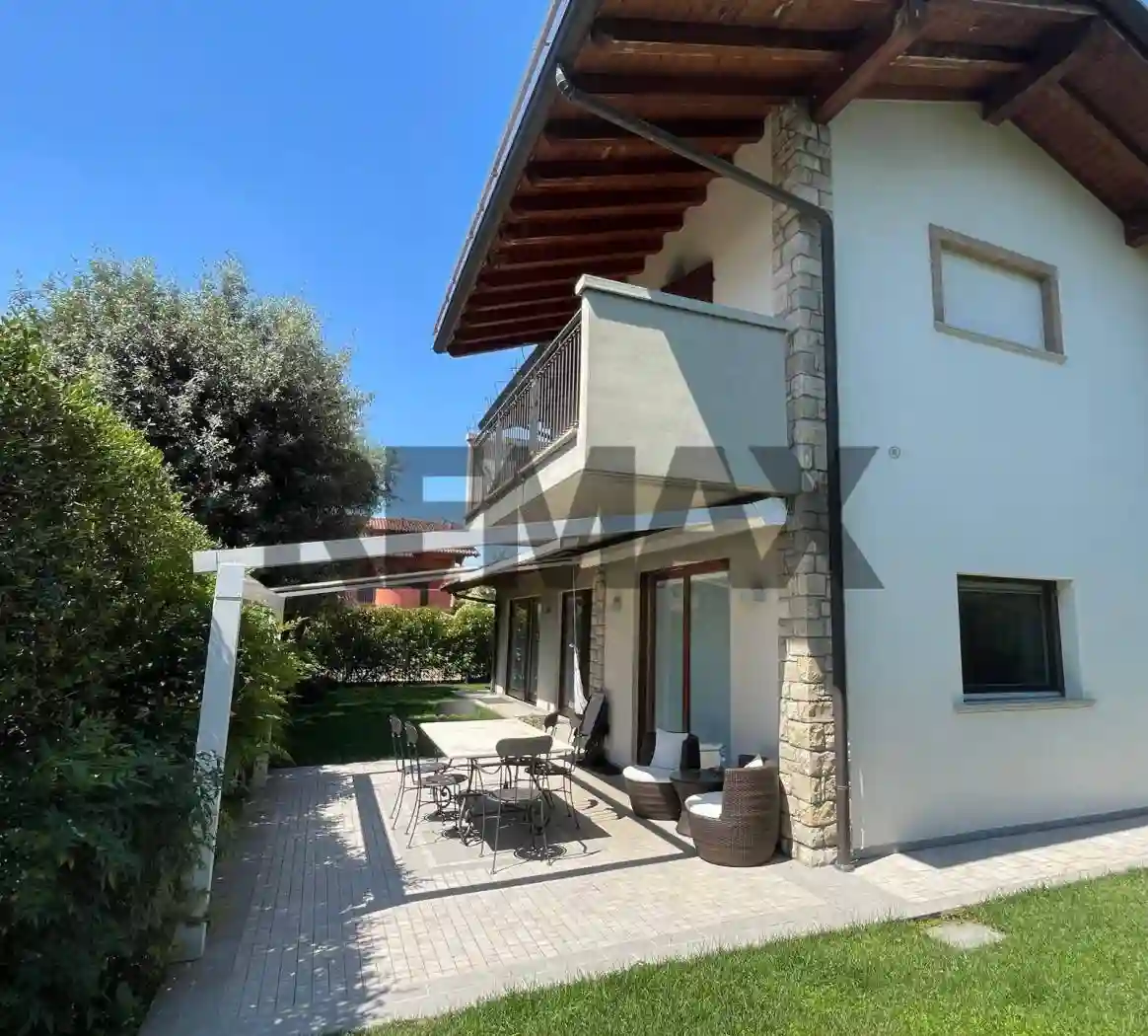 Villa - foto 2