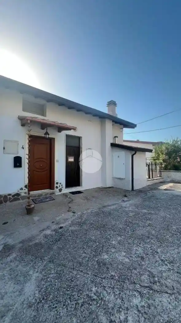 Appartamento in vendita a Roiate