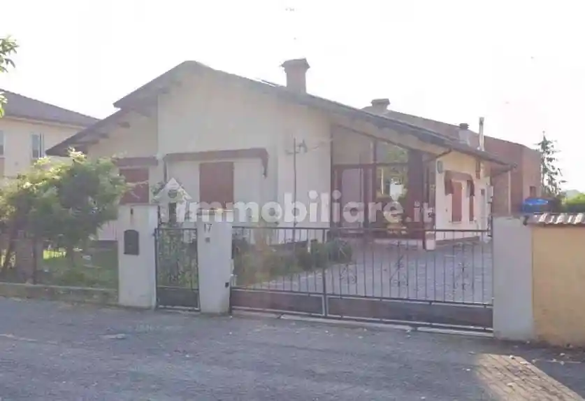 Casa indipendente in vendita a Ferrara
